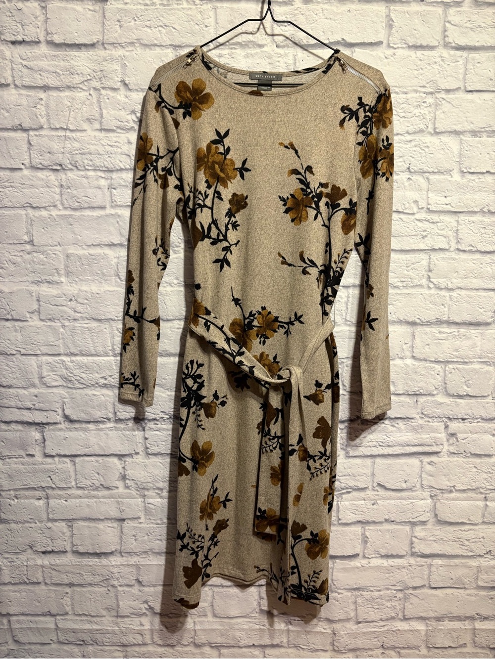 Suzy Shier Floral Belted Long-Sleeve Dress Medium